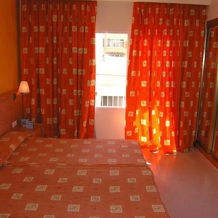 מלון Hm Alma - Adults Only 4*